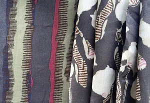 Lovely Mid-Weight Double-Border Floral & Stripes Linen  (Made in Italy)